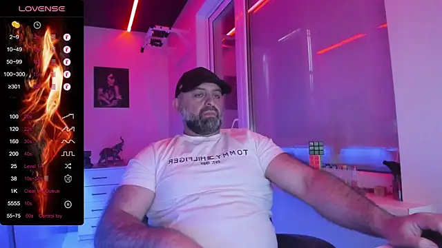 MAGABEAR077 online show from May 2026 12:44:01 PM