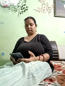 Snapshot of Kavya_kapoor chatting on February 2025 04:24:02 PM Kavya kapoor online show from February 2025 04:24:02 PM