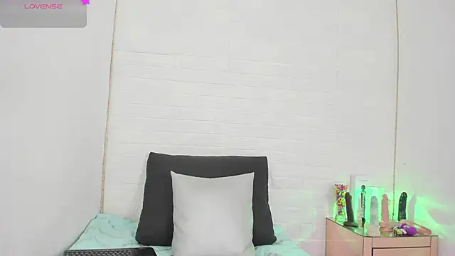 Snapshot of nathally_roses chatting on February 2025 08:34:02 PM nathally roses online show from February 2025 08:34:02 PM