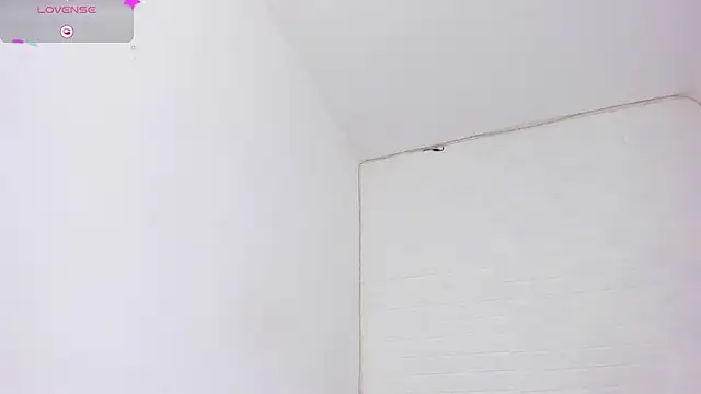 Snapshot of nathally_roses chatting on February 2025 05:15:02 AM nathally roses online show from February 2025 05:15:02 AM