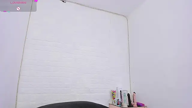 Snapshot of nathally_roses chatting on February 2025 09:31:02 PM nathally roses online show from February 2025 09:31:02 PM