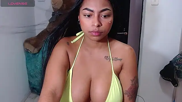 alanajonees22 online show from February 2025 03:41:02 PM