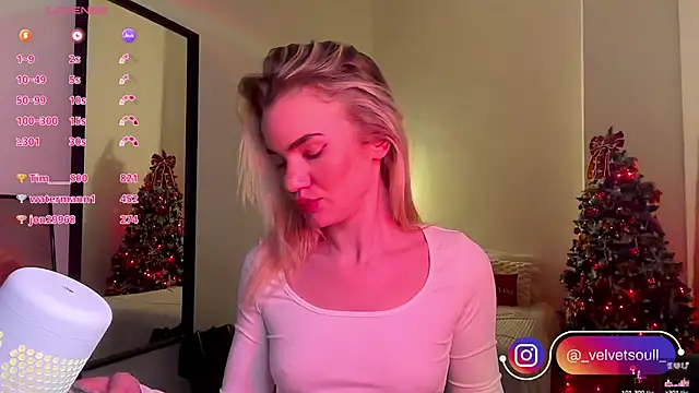 Snapshot of Heidi11 chatting on December 2024 06:06:01 PM Heidi11 online show from December 2024 06:06:01 PM