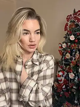 Snapshot of Heidi11 chatting on December 2024 02:38:02 PM Heidi11 online show from December 2024 02:38:02 PM