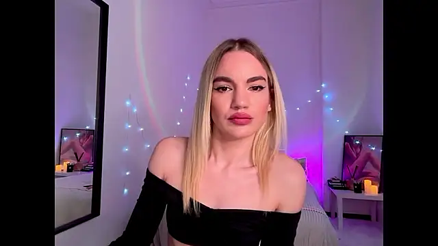 Snapshot of Heidi11 chatting on January 2025 09:42:02 PM Heidi11 online show from January 2025 09:42:02 PM