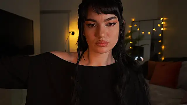 Snapshot of Heidi11 chatting on October 2025 06:29:01 PM Heidi11 online show from October 2025 06:29:01 PM