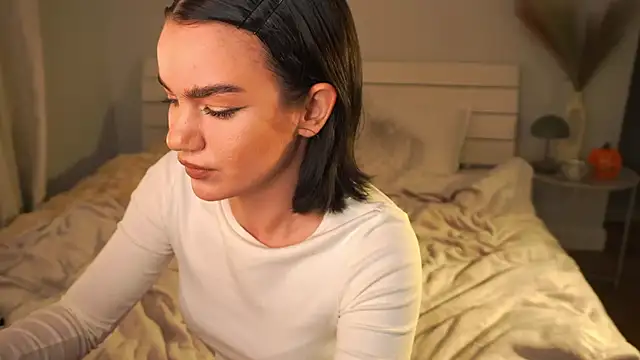 Snapshot of Heidi11 chatting on October 2025 02:22:02 AM Heidi11 online show from October 2025 02:22:02 AM