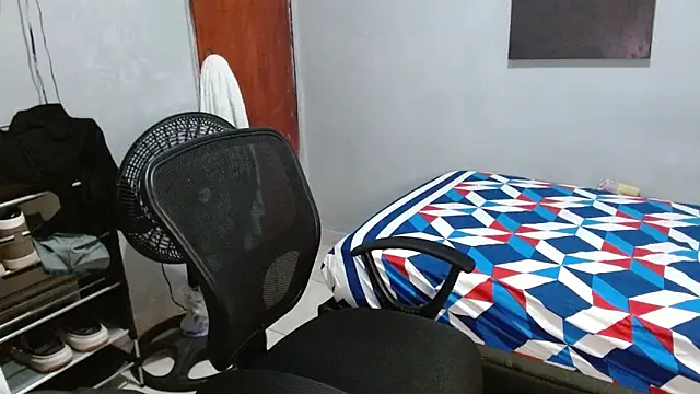 Lovebeng  online show from April 2026 08:22:01 PM