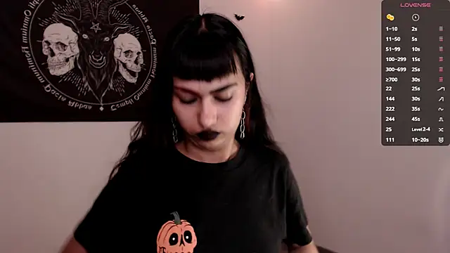 Little-Lucifer online show from October 2025 01:50:01 AM