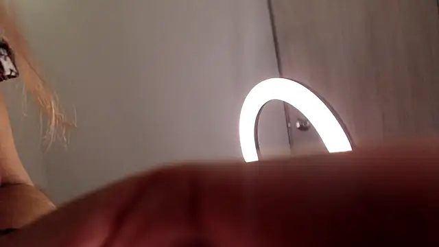 Snapshot of Little-Lucifer chatting on November 2025 11:17:01 PM Little-Lucifer online show from November 2025 11:17:01 PM