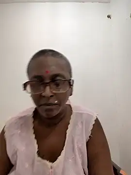 mamakarma1403 online show from June 2026 04:34:02 AM
