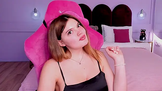 Snapshot of ZaraBloom chatting on January 2025 08:25:01 PM ZaraBloom online show from January 2025 08:25:01 PM