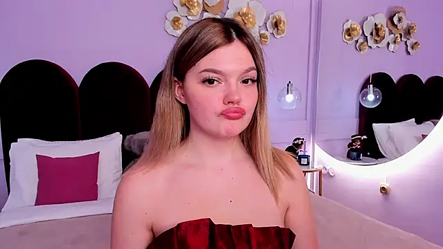 Snapshot of ZaraBloom chatting on March 2025 07:39:01 PM ZaraBloom online show from March 2025 07:39:01 PM