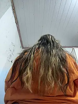 Snapshot of Vih222 chatting on February 2026 05:03:02 AM Vih222 online show from February 2026 05:03:02 AM