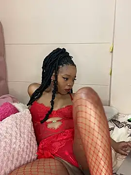 ItsLeyaa online show from December 2024 07:17:01 PM