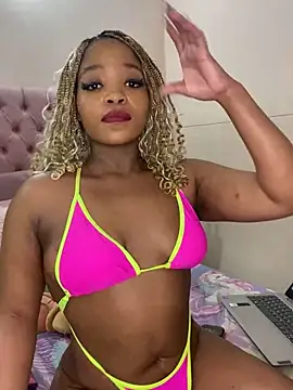 ItsLeyaa online show from December 2024 10:15:01 PM