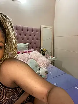 ItsLeyaa online show from January 2025 12:12:01 AM