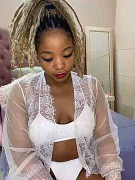 ItsLeyaa online show from January 2025 12:11:01 AM