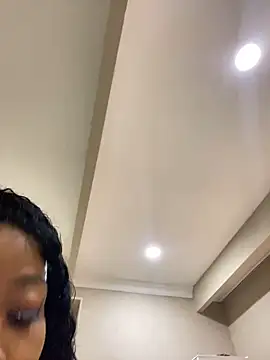 ItsLeyaa online show from January 2025 01:30:01 AM