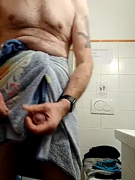 Snapshot of pascalino100 chatting on March 2026 07:09:02 PM pascalino100 online show from March 2026 07:09:02 PM