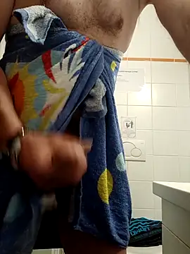 Snapshot of pascalino100 chatting on March 2026 06:42:02 AM pascalino100 online show from March 2026 06:42:02 AM