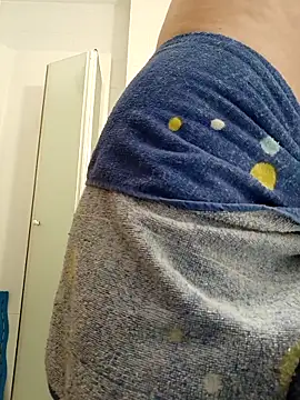 Snapshot of pascalino100 chatting on April 2026 05:41:01 AM pascalino100 online show from April 2026 05:41:01 AM