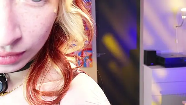 Snapshot of SpiceJessy chatting on November 2025 05:43:01 AM SpiceJessy online show from November 2025 05:43:01 AM