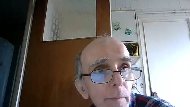 mariusica1xh online show from April 2026 01:05:02 PM