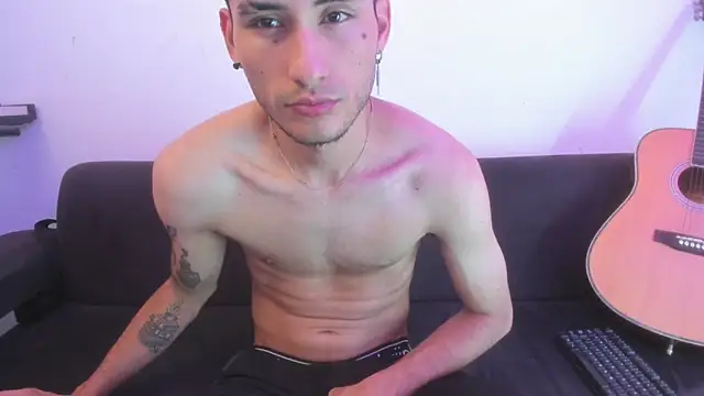 Henrikk senn online show from June 2026 07:58:02 PM