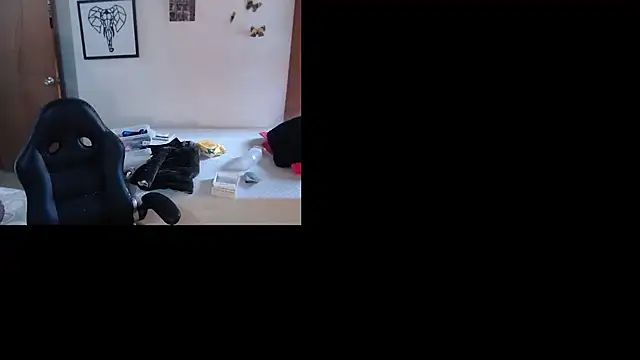mykaelahoney online show from June 2026 05:12:02 PM