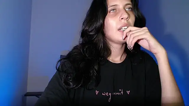 bellatrix25 online show from May 2026 05:19:01 PM