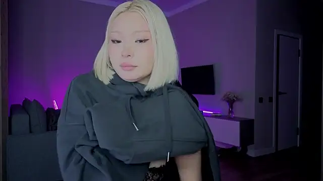 RileyMee online show from November 2025 01:30:02 AM