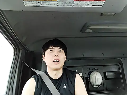 whitebriefboy online show from June 2026 10:11:02 PM