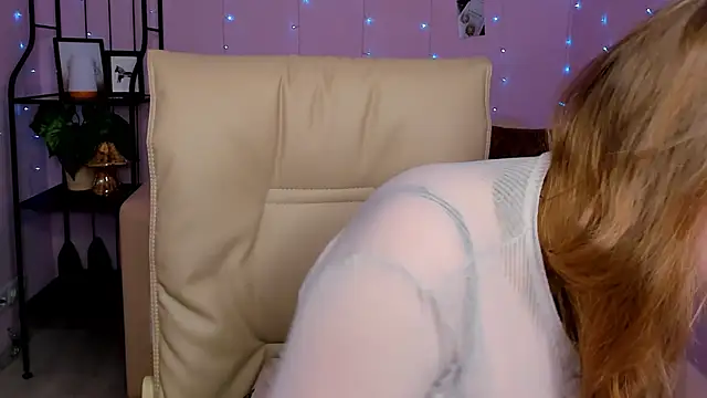 Snapshot of Helens_love chatting on March 2025 01:52:02 AM Helens love online show from March 2025 01:52:02 AM