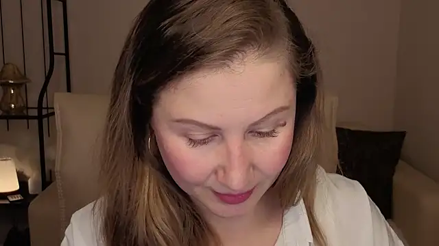 Snapshot of Helens_love chatting on October 2025 02:20:01 AM Helens love online show from October 2025 02:20:01 AM