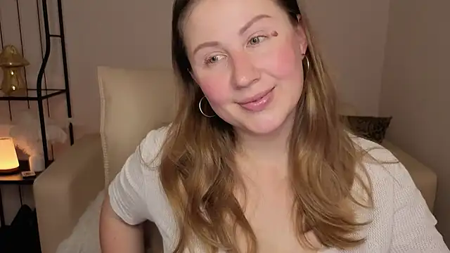 Snapshot of Helens_love chatting on November 2025 02:02:02 AM Helens love online show from November 2025 02:02:02 AM