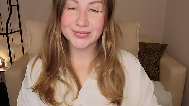 Snapshot of Helens_love chatting on November 2025 02:12:01 AM Helens love online show from November 2025 02:12:01 AM