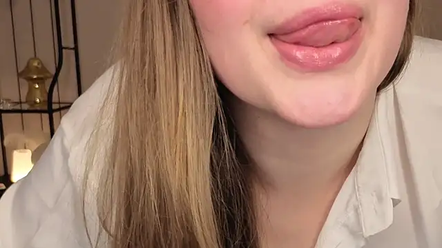 Snapshot of Helens_love chatting on March 2026 07:58:01 AM Helens love online show from March 2026 07:58:01 AM