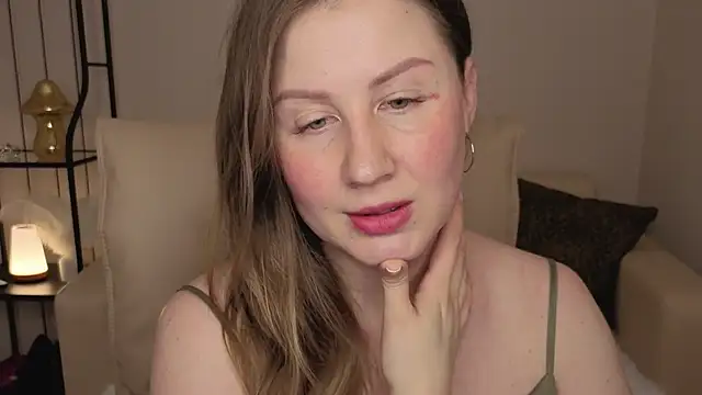 Snapshot of Helens_love chatting on April 2026 02:31:01 AM Helens love online show from April 2026 02:31:01 AM