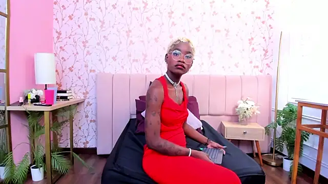 amber-hill online show from February 2026 06:37:02 PM