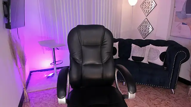 naomii campbell  online show from January 2025 03:14:02 PM