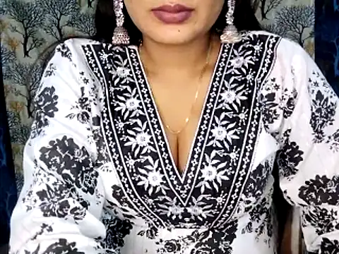 Aarvi Arora online show from December 2025 11:17:01 AM