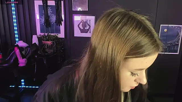 Lily Moonlight online show from January 2025 11:42:02 AM