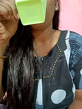 Snapshot of Renuma chatting on January 2025 09:47:01 AM Renuma online show from January 2025 09:47:01 AM