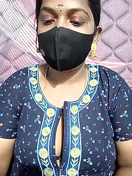 Snapshot of Renuma chatting on September 2025 02:44:01 AM Renuma online show from September 2025 02:44:01 AM