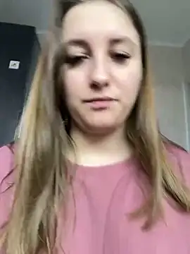 Strawberryyyyik online show from December 2024 09:28:02 AM