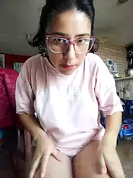 Im Alma  online show from January 2025 03:20:01 PM