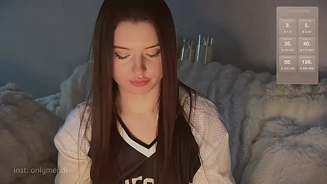 Snapshot of MENNDI chatting on December 2024 09:02:02 AM MENNDI online show from December 2024 09:02:02 AM