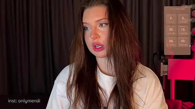 Snapshot of MENNDI chatting on February 2025 07:52:01 PM MENNDI online show from February 2025 07:52:01 PM