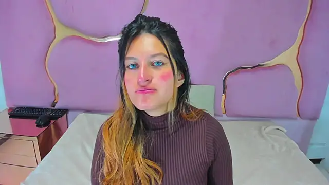 GiaRoussel online show from January 2025 02:14:01 PM